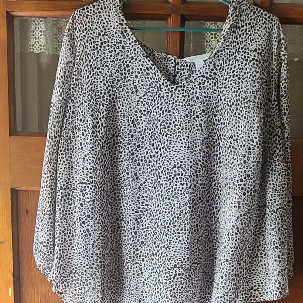 Women's black an white small leopard print size 1x